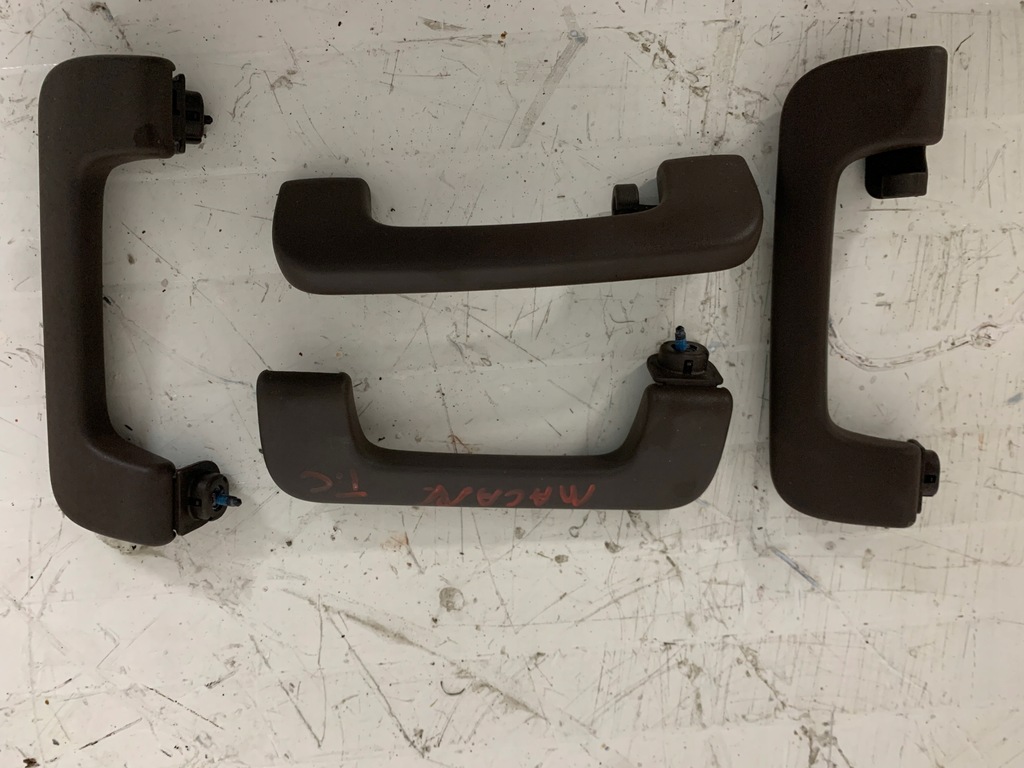 фото №1, Porsche macan ручки потолочный 4 штуки комплект t.c коричневые