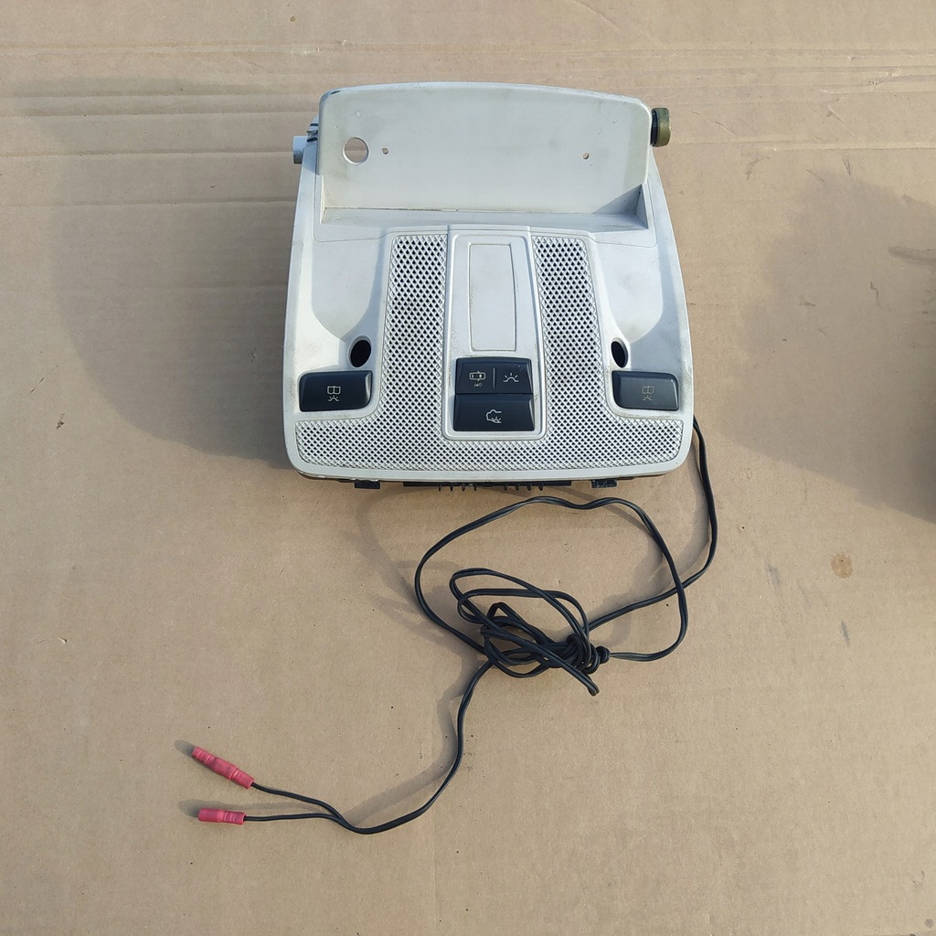 фото №1, Лампа потолочный освещение mercedes w246 bklasa