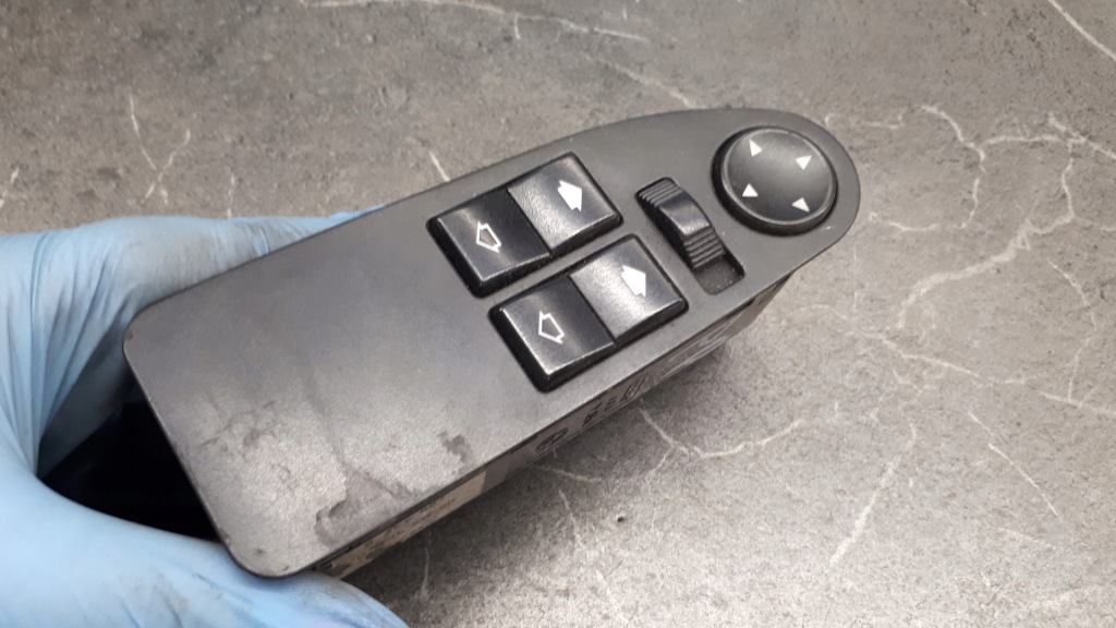 Купити 8360887 перемикач скло bmw e39