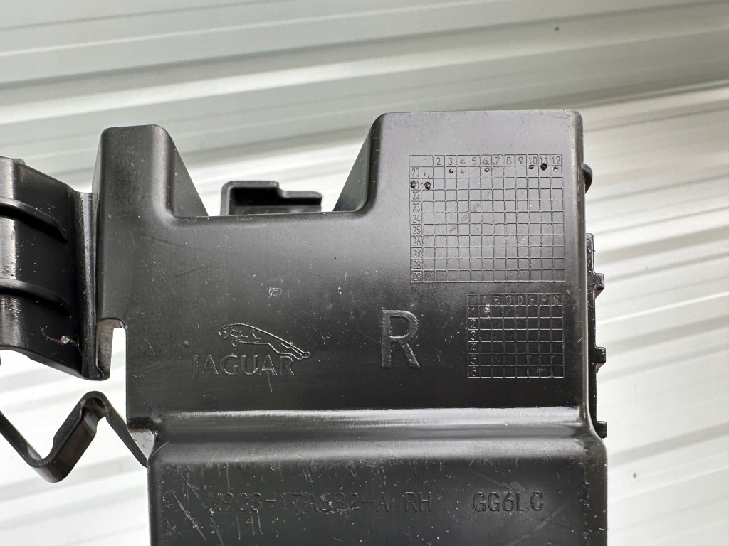 фото №11, Jaguar e-pace x540 усилитель бампера направляющая правый m9c3-17a882