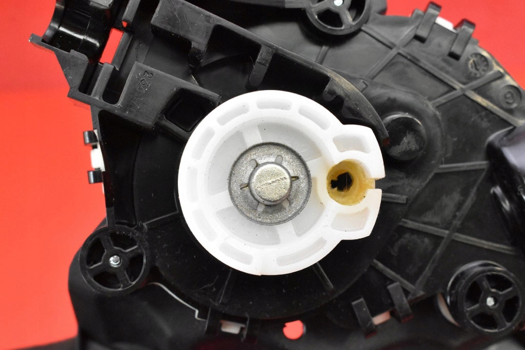 фото №8, Замок доводчик кришки задня багажника 9687233280 opel grandland 1 i 17-21