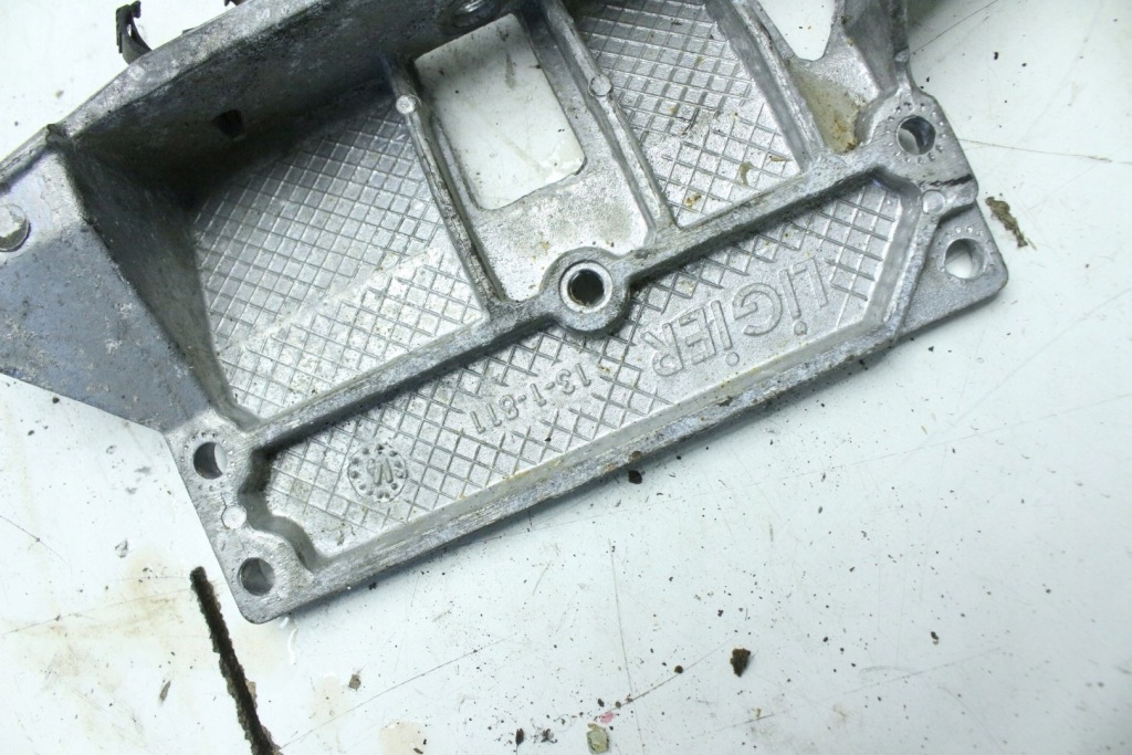 Кронштейн двигателя коробки lombardini lgw523 mpi microcar ligier aixam Недорого