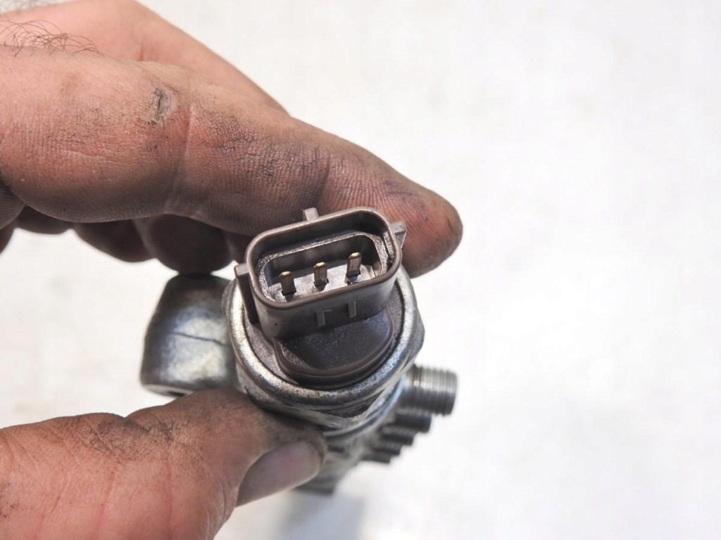 фото №4, Молдинг впрыскная subaru forester iii 2.0 d