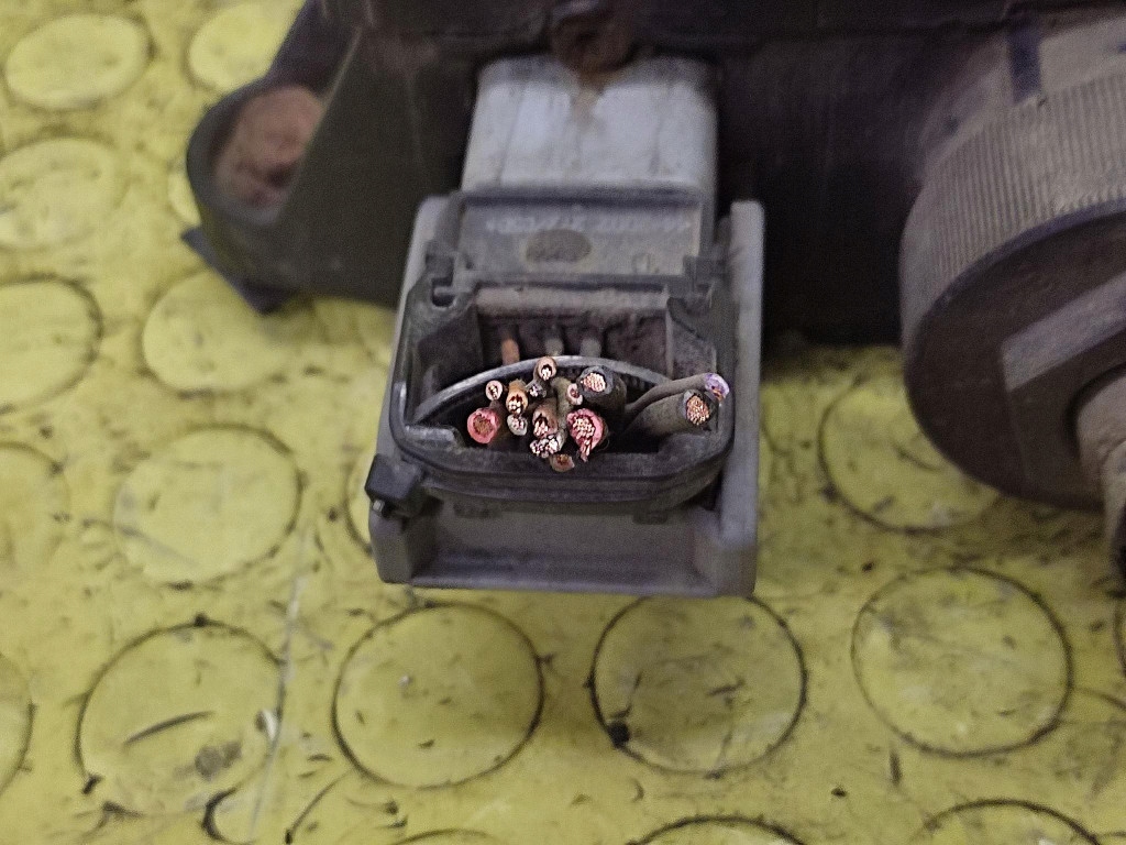 фото №6, Renault scenic ii тормоз электрический 8200522628a