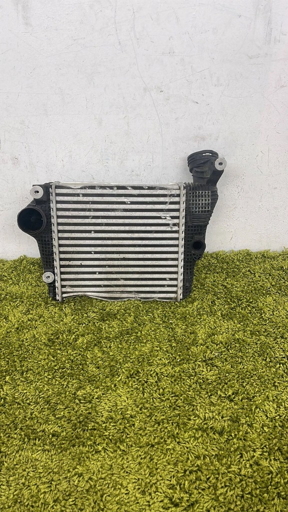 фото №1, Интеркулер радиатор правый macan 95b turbo 14-