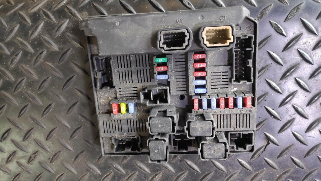 фото №1, Коробка предохранителей renault koleos i 284b7jy00a