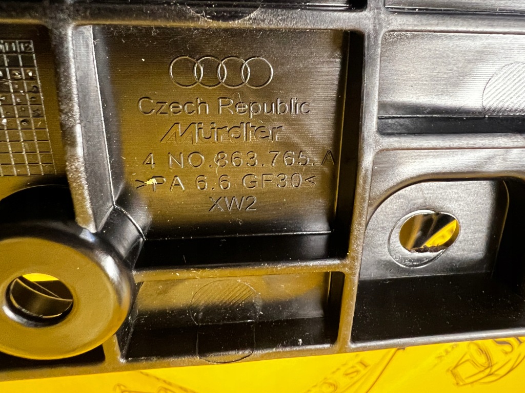 Комплект держатель кронштейн порог левое левое  audi a8 d5 long Цена