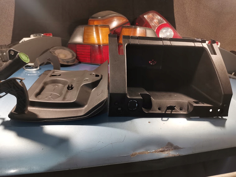 фото №5, Полка бардачок пассажира ford focus mk2 4m51a06044