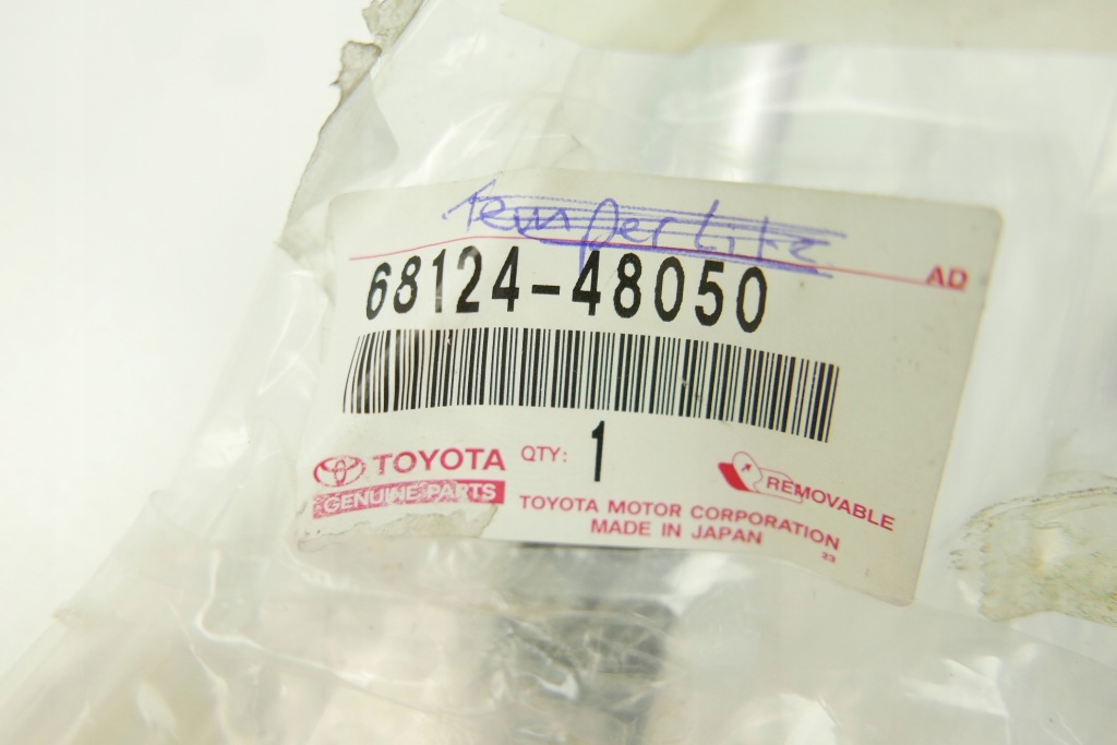 фото №4, Toyota оригинальный номер 68124-48050