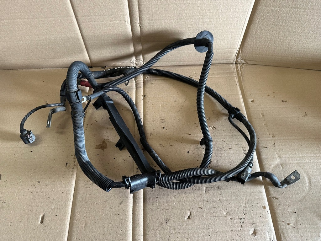 Купити Шланг плюсовий генератора клема audi a4 b7 2.0 tdi blb європа