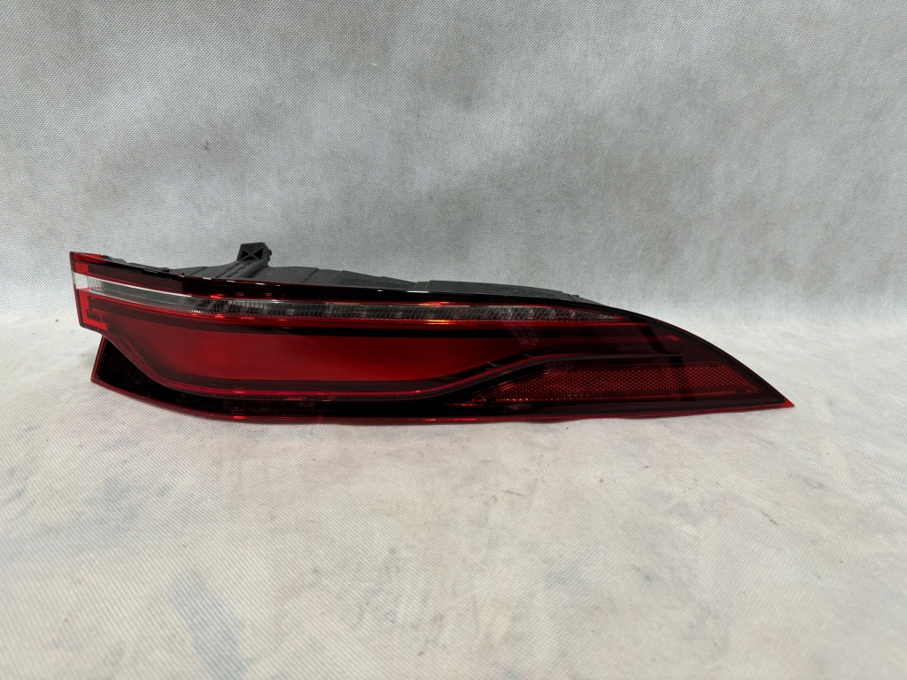 фото №1, Jaguar f-pace x761 lift 21- лампа задняя правая europa