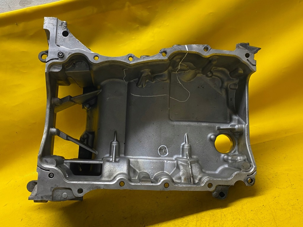 Поддон масляная a6260101000 vito w447 w205 1.6 dci r9ma500 Цена