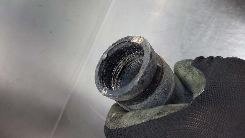 фото №3, Шланг труба wody 30680912 volvo s60 v70 ii s80