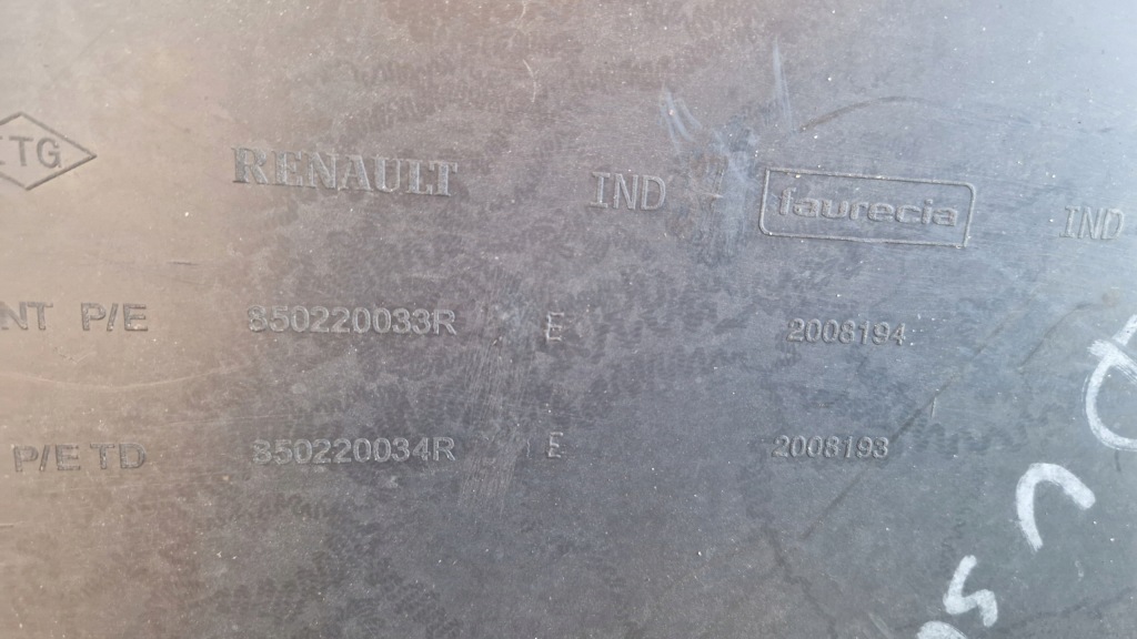 Купити Dacia duster i 1 zdzderzak задній задній оригінальний