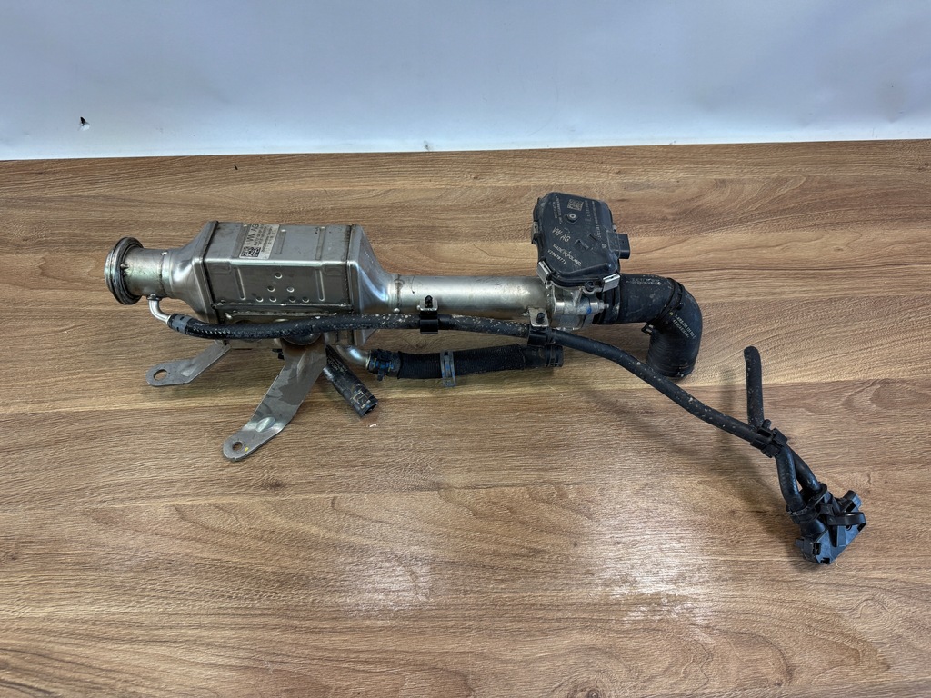 фото №1, Радиатор выхлопных газов egr дроссельная заслонка audi q7 q8 4m 059131508bp 059131477h