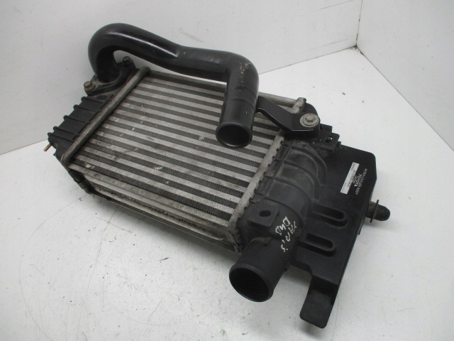 фото №1, Yaris 1.4 d4d 06-11 интеркулер радиатор