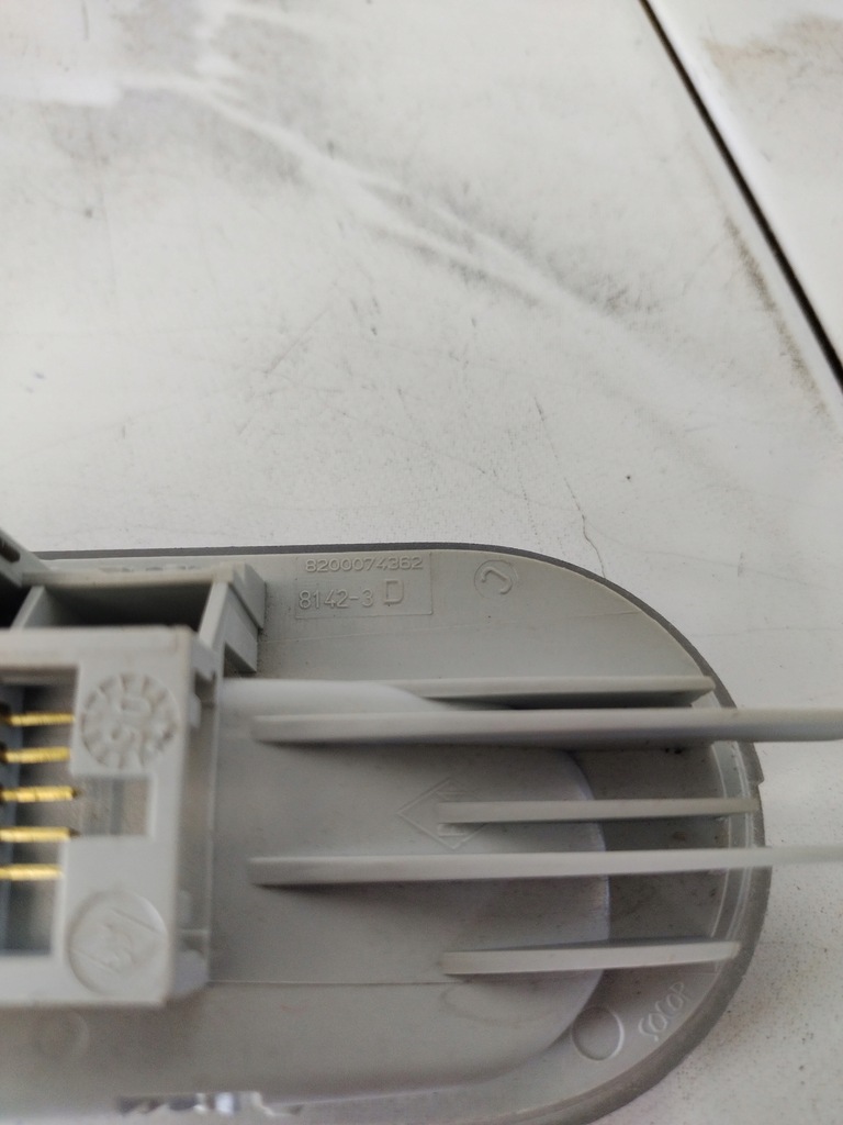 фото №7, Renault modus 1.4benz 1.6v 04-12r освещение кабины задняя 8200074362