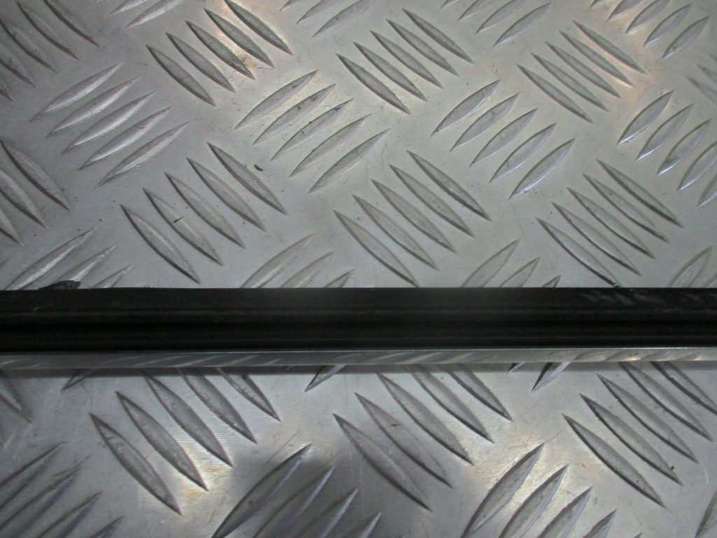 фото №2, Молдинг ущільнювач лівий перед renault laguna iii 2.0 dci