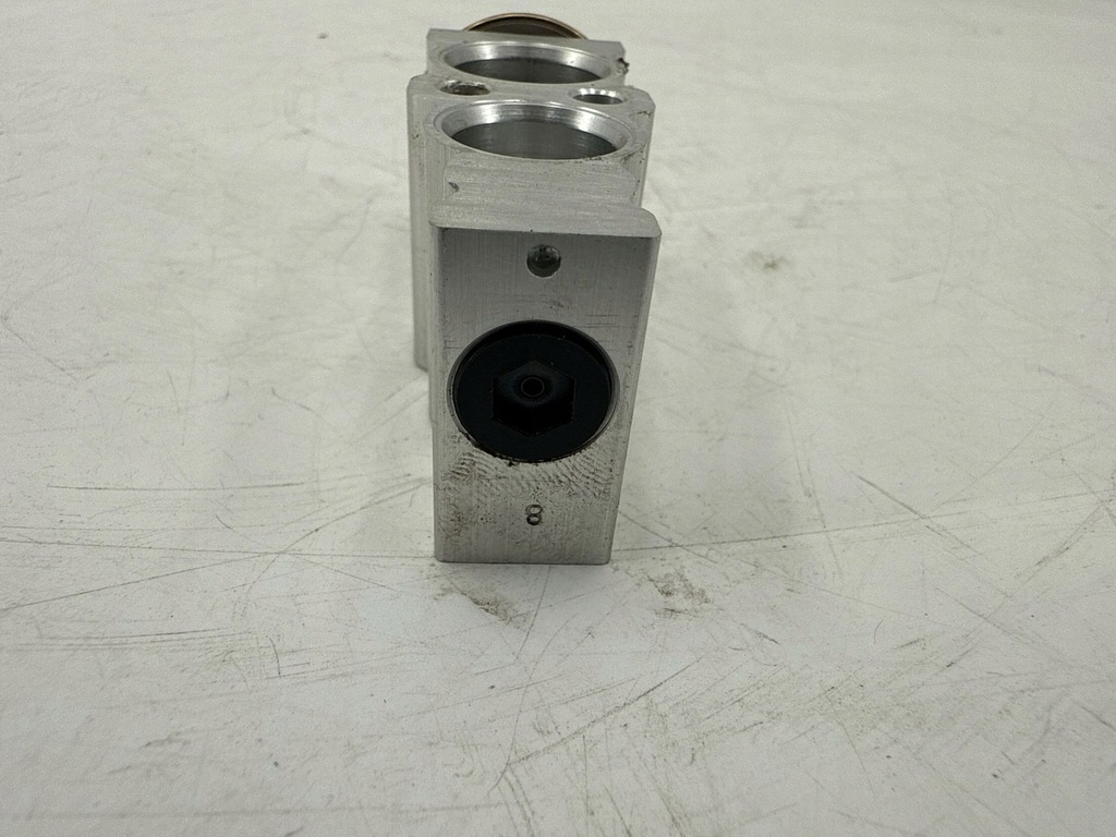 фото №7, Toyota corolla e210 e21 2023 перед клапан розширювальний кондиціонера a/c