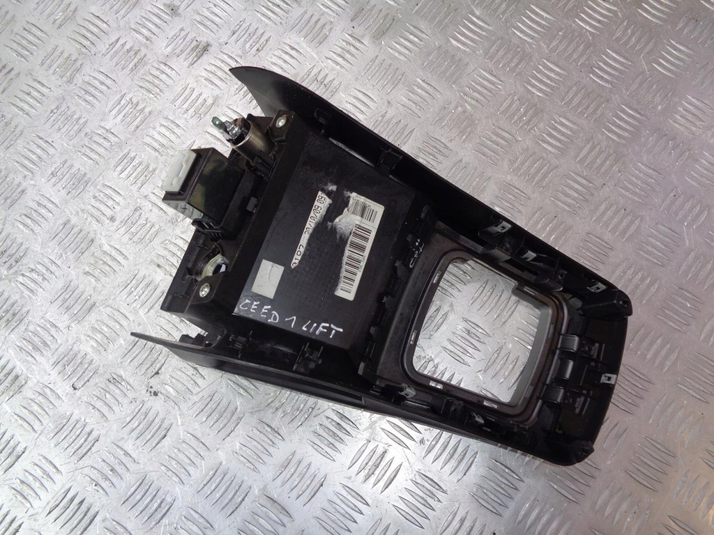 фото №5, Корпус чохол важеля перемикання передач тунель aux kia ceed i 1 lift 09-12