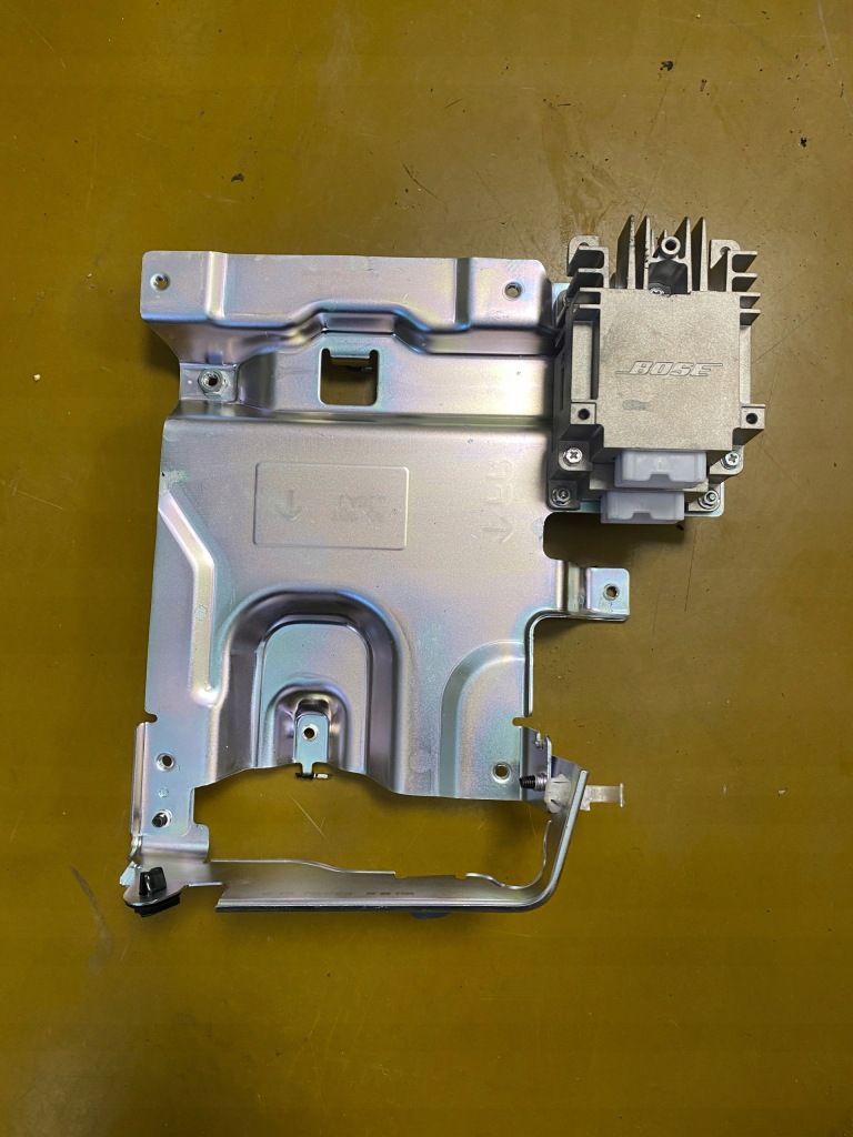 фото №1, Кронштейн усилителя блок управления bose infiniti q70