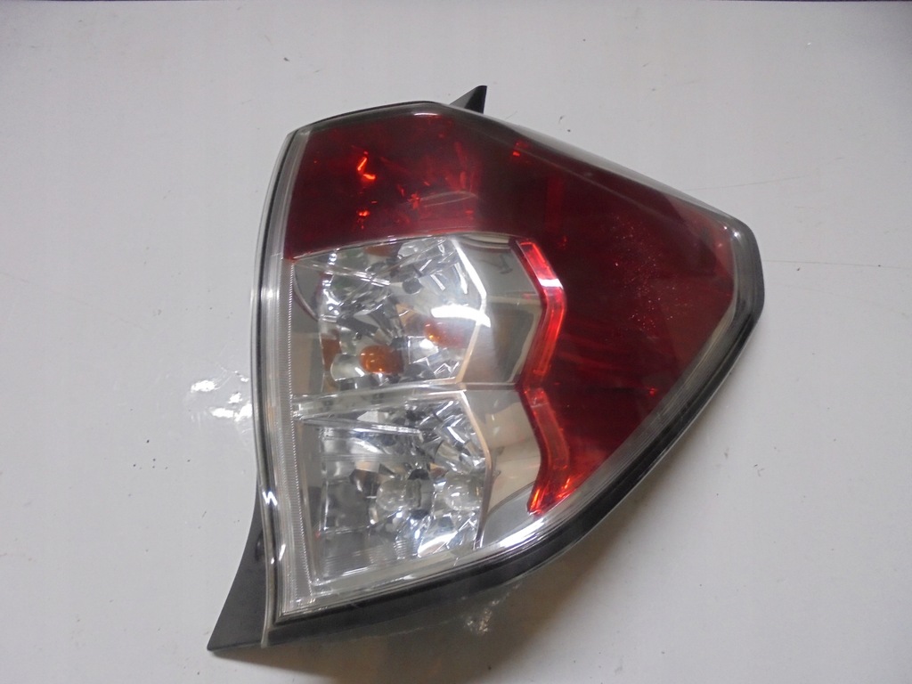 фото №1, Лампа права задня subaru forester iii 2.0d 2009