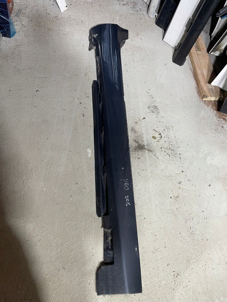 фото №1, Volvo v40 ii права молдинг поріг 31395043