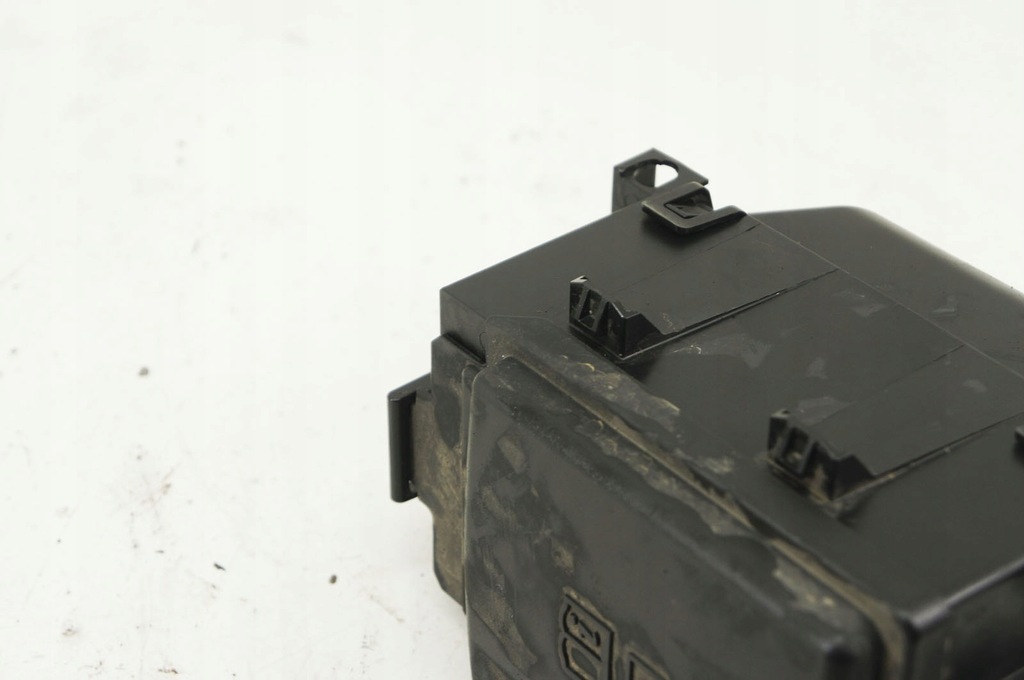 фото №4, Hi300 jaguar xe x760 2.0d корпус предохранителей