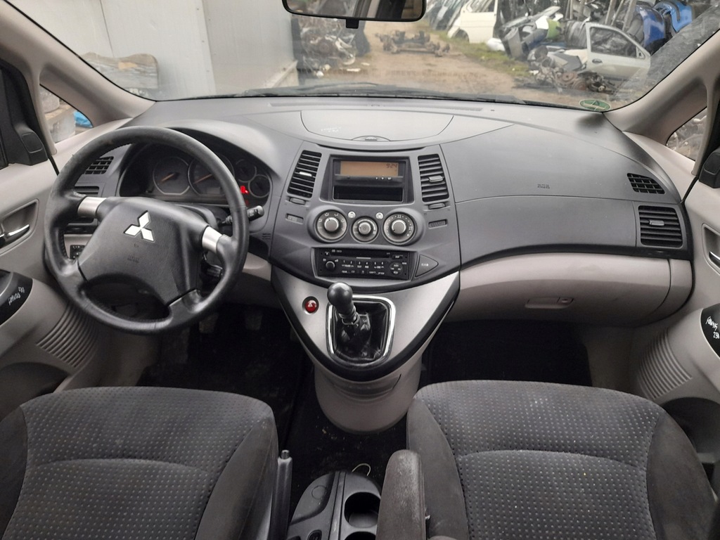 фото №5, Mitsubishi grandis pulpit приборная панель приборная консоль