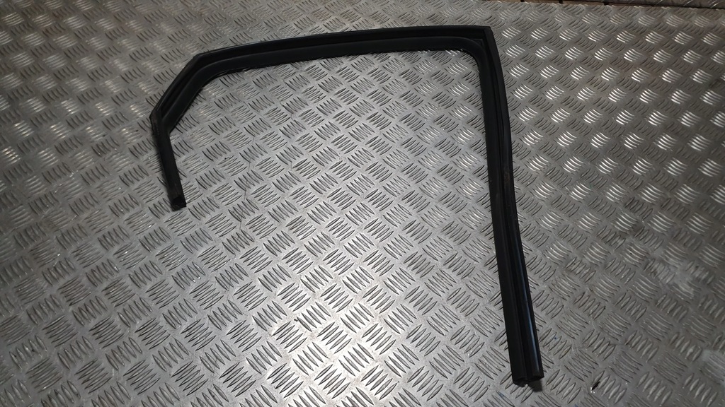 фото №1, Прокладка дверь правый задняя kia ceed iii hb 18-