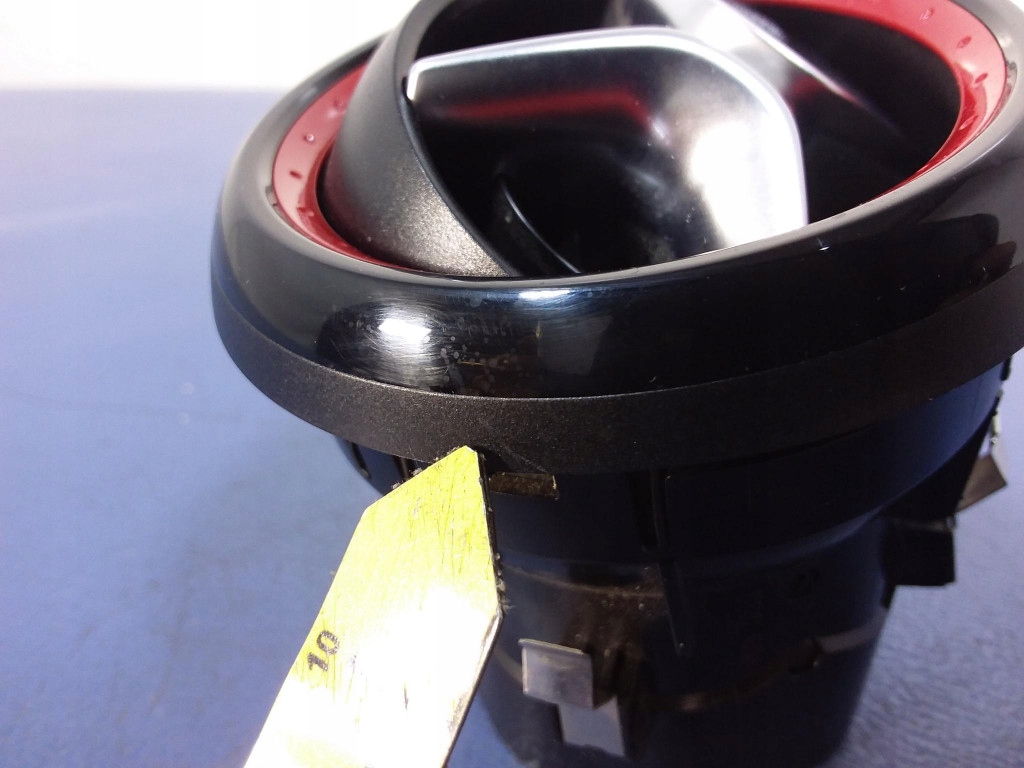 Купити Mercedes w176 c117 amg решітка обдув консолі центральної a1768300954