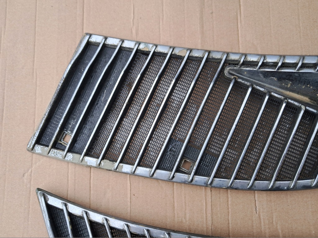 Решётки жабо хром mercedes w123 1238362465 1238362365 в Украине