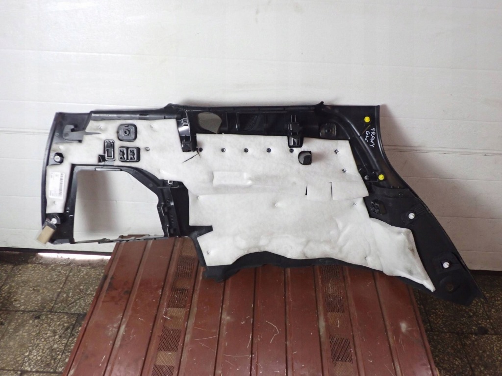 Обшивка багажника mercedes-benz gl x166 a1666907800 правая сторона с Разборки