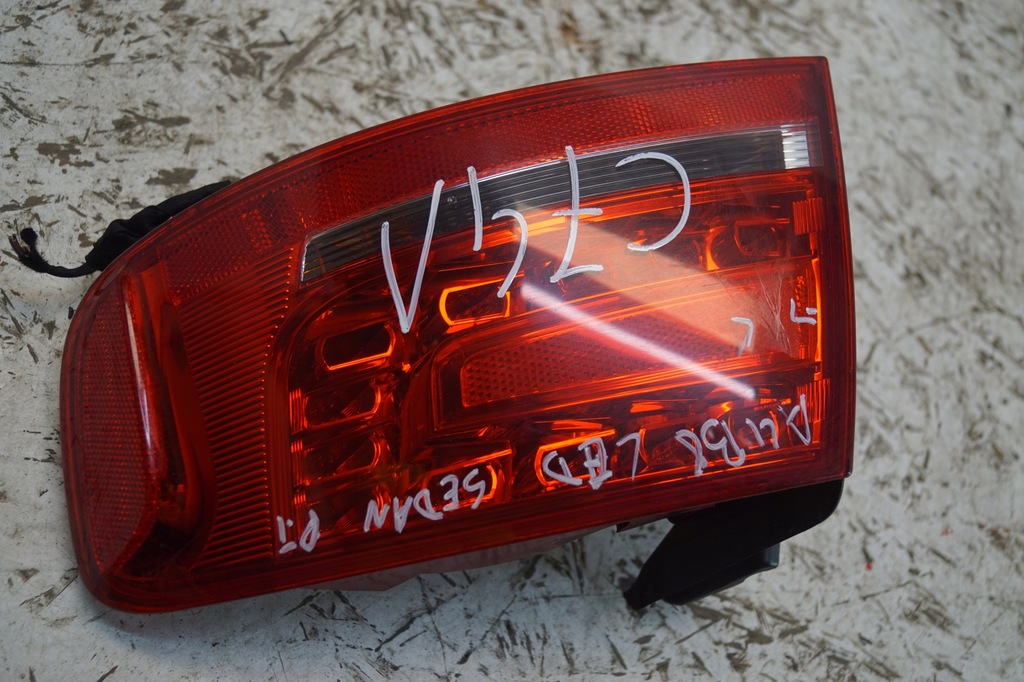 фото №10, Audi a4 b8 led лампа права задня sedan