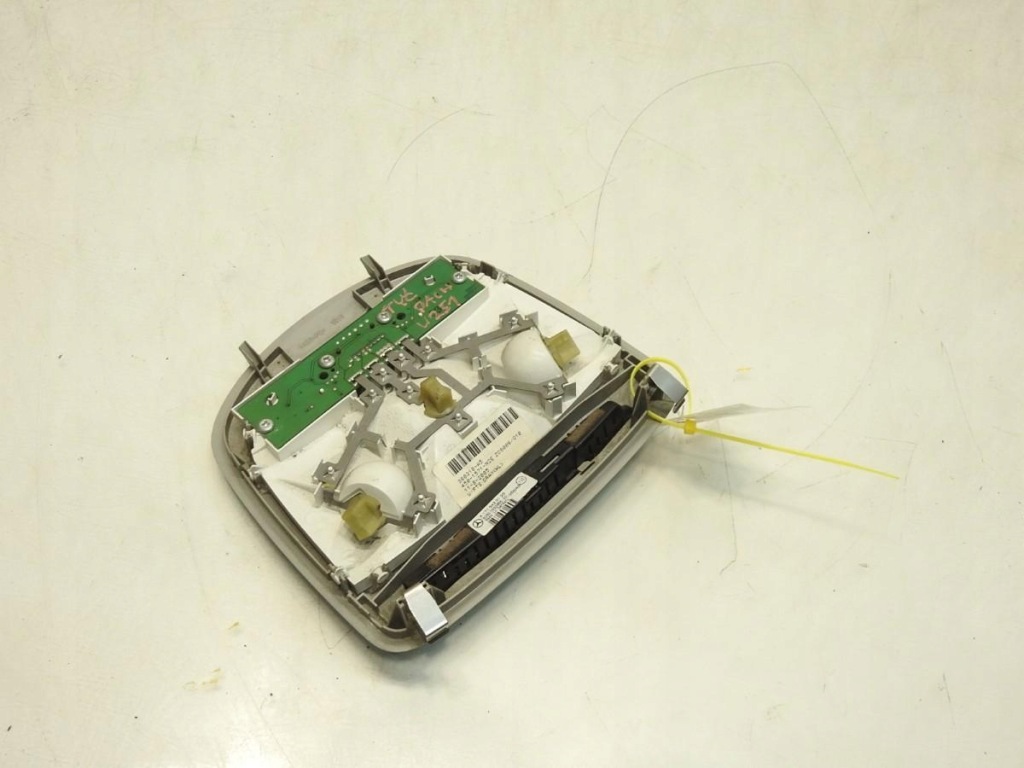 Лампа освітлення салону задня mercedes r w251 380318-a5 Доставка