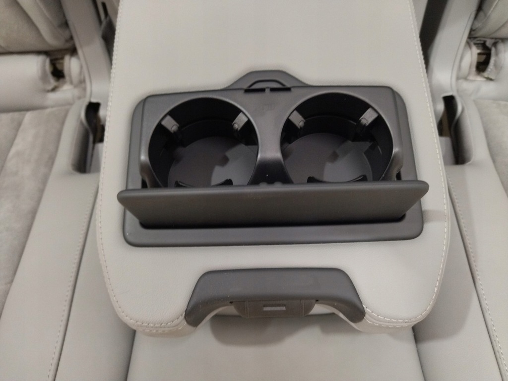 фото №7, Заднее сиденье задняя раздельная подстаканник кожа alcantara audi q7 4m