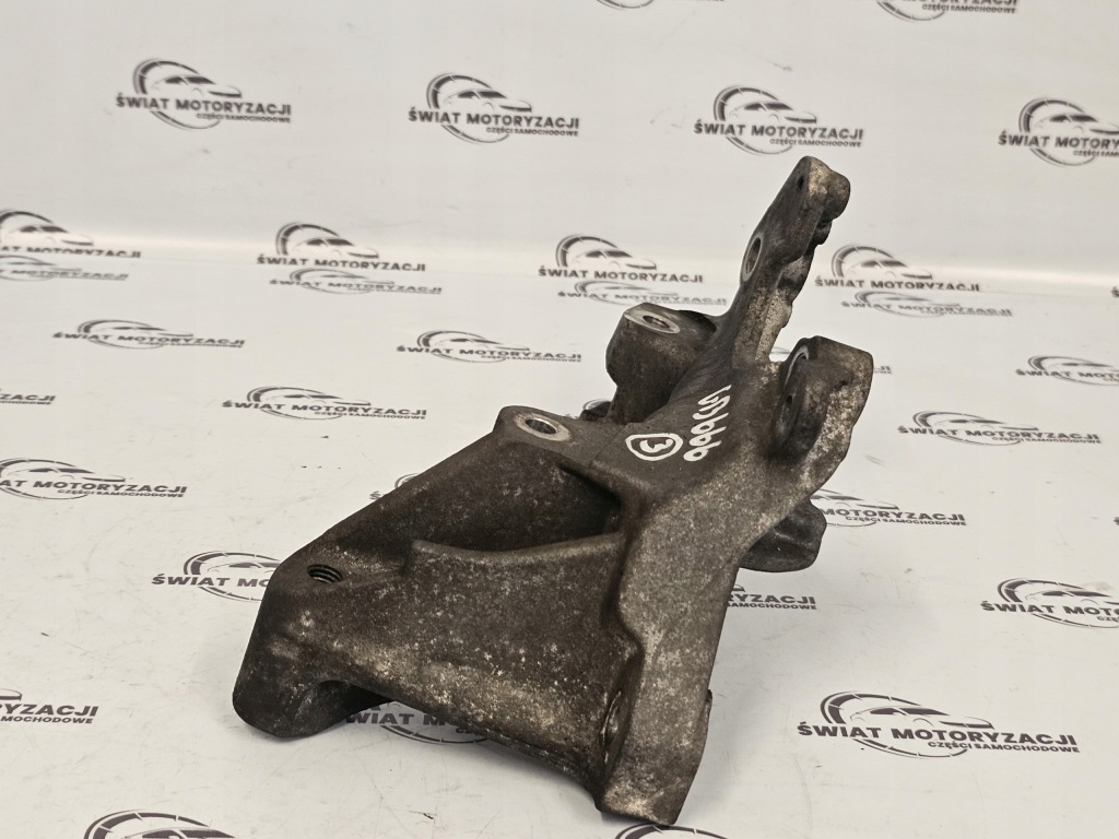 Renault clio 0.9 b tce h4b400 90km 14r 117tys кронштейн генератора 117108063r в Украине