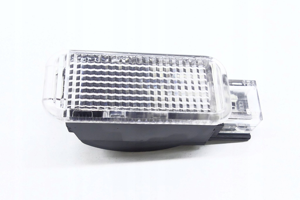 фото №1, Audi a6 c7 4g lift 68km лампа внутренняя