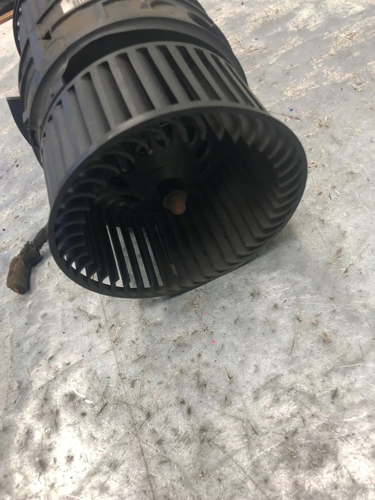 фото №3, Воздуходувка вентилятор renault scenic iii t1010033m