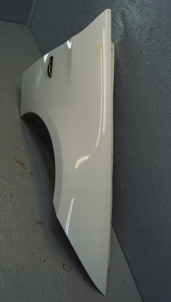 Купить Крыло  правый  перед bmw e90 e91