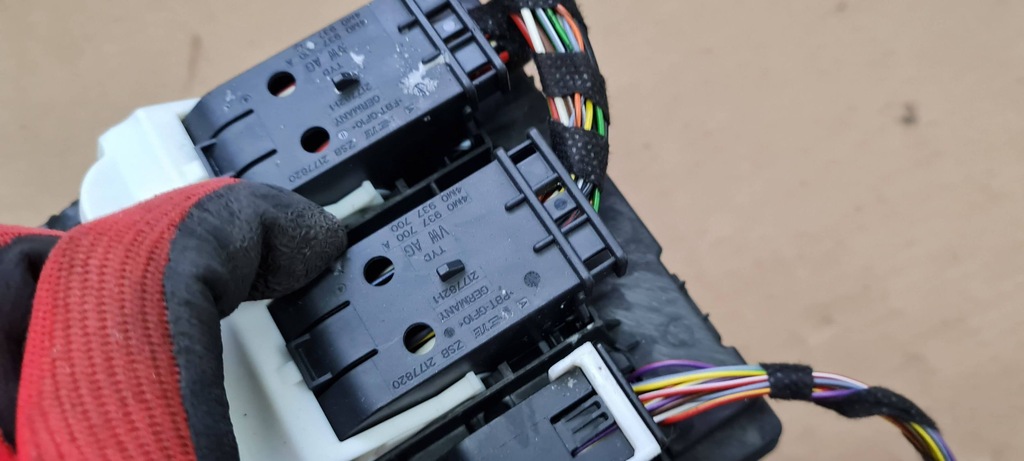 фото №9, A5 8w модуль блок управления комфорта разъёмы 8w0907063cg a4 b9 8w