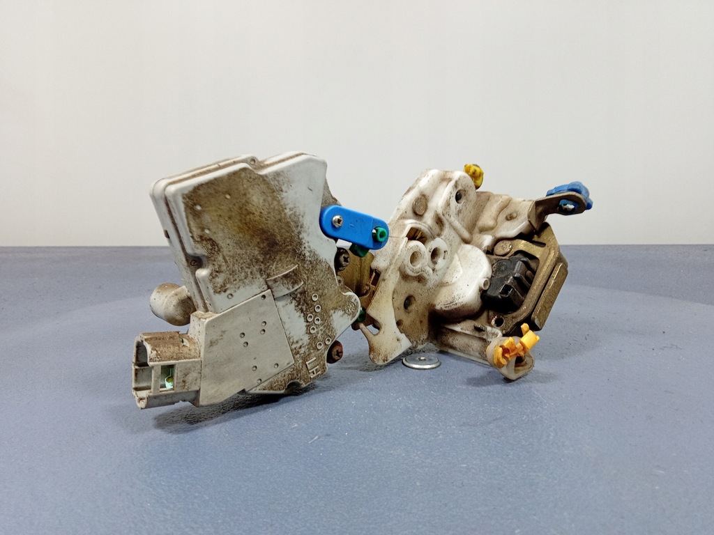 фото №4, Terrano ii maverick замок дверь перед левый 6 pin