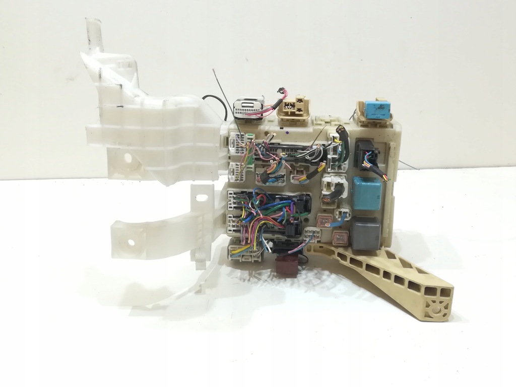 фото №1, Коробка запобіжників toyota yaris ii 82730-52700