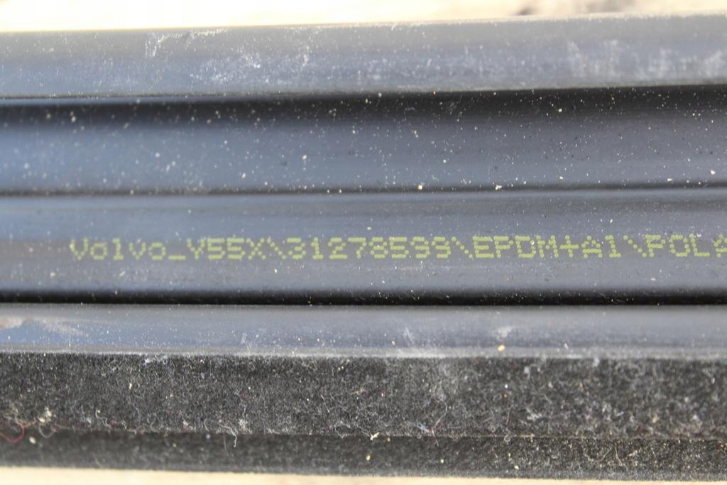 фото №8, Прокладка рамка молдинг дверь правый задняя volvo v40 ii оригинальный номер 31278599