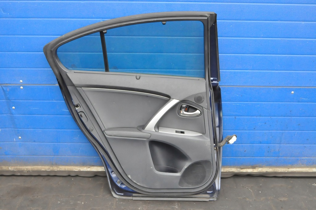 фото №7, Toyota avensis t27 двері лівий задня ліва задні sedan