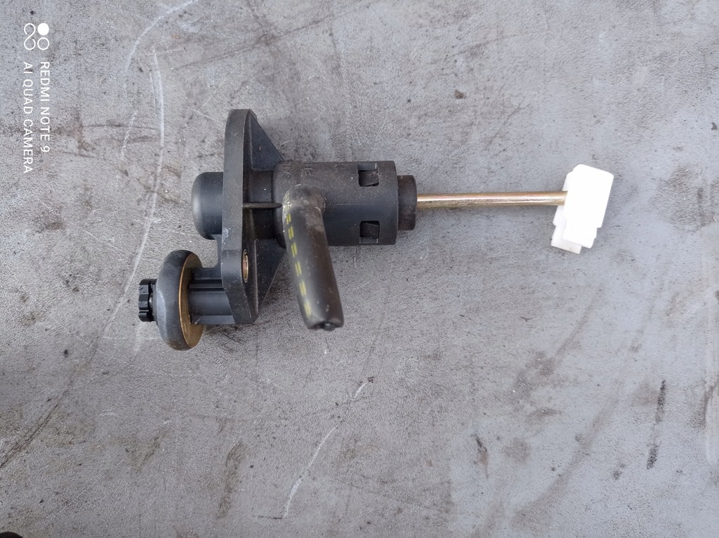 фото №1, Помпа сцепления audi a4 b6 8e1721401s