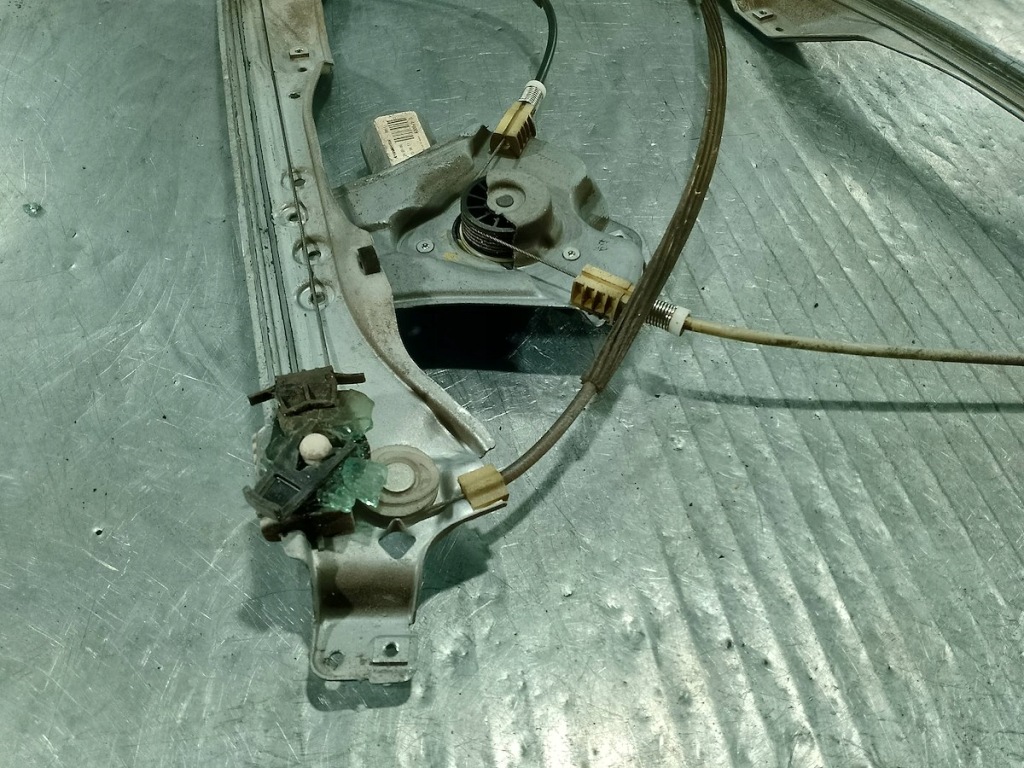 фото №3, Подъемник стекло правый перед renault clio iii 8200291147c