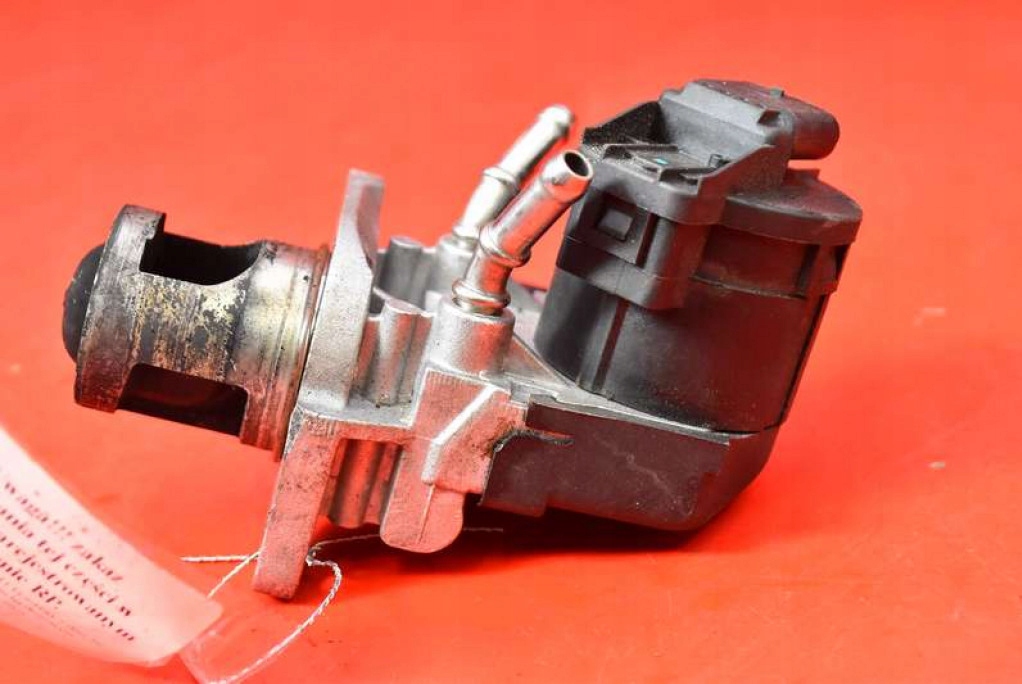 Клапан egr 710327d bmw e90 e91 2.0 d 143 km рестайлинг  08-13 в Украине