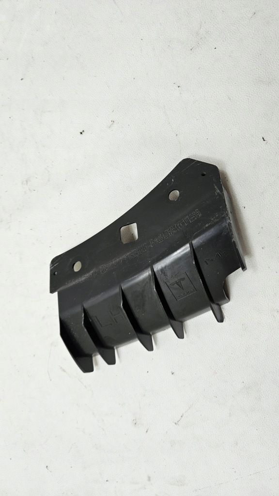 Кронштейн бампера лівий tesla model 3 1084169-00-b Зі Шроту