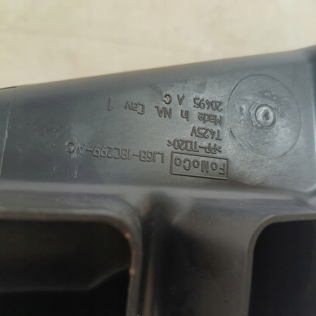 фото №8, Ford escape 20- воздуховод канал воздуха отопителя usa